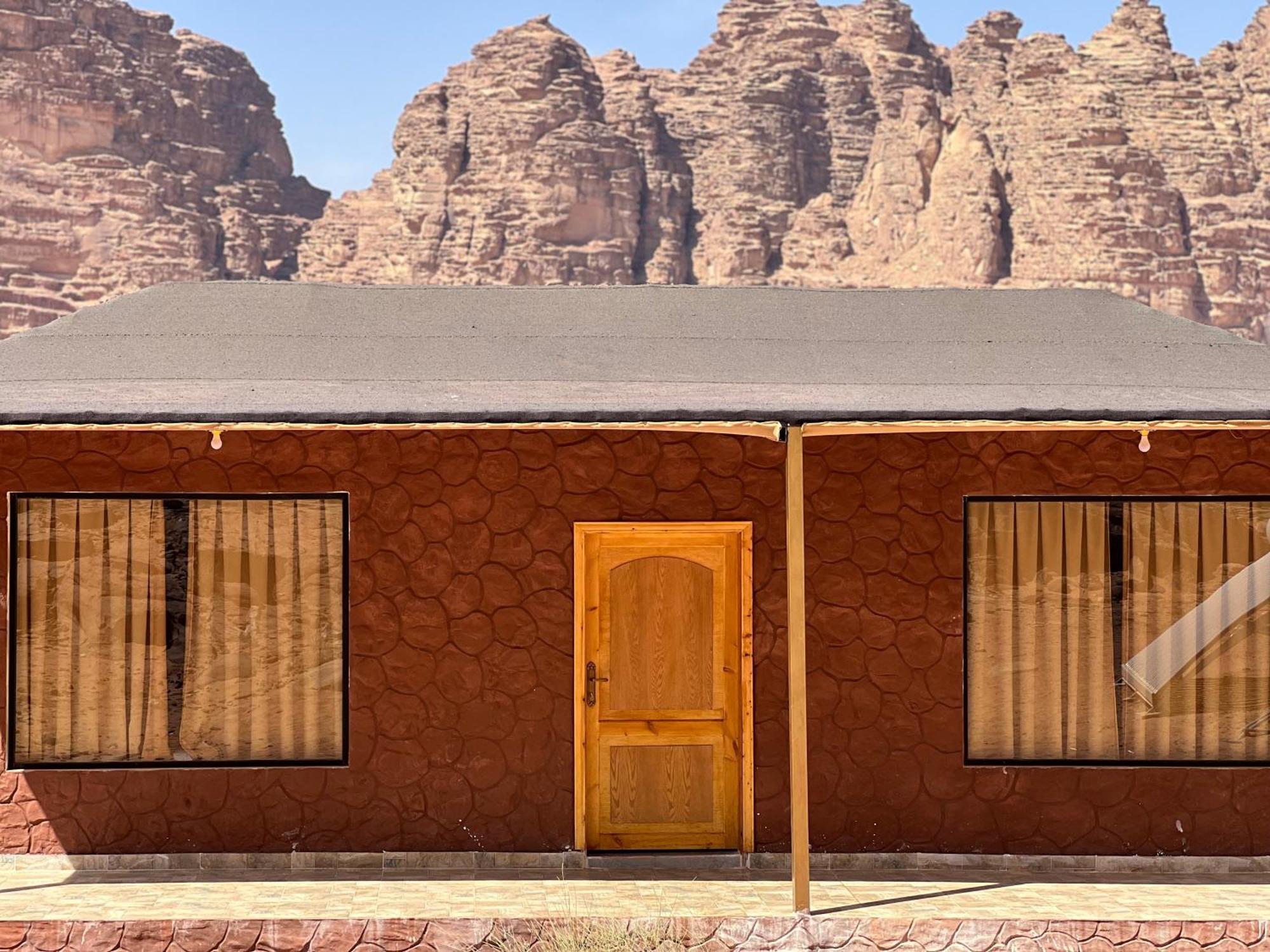 Rum Royal Flower Luxury Camp Wadi Rum Buitenkant foto