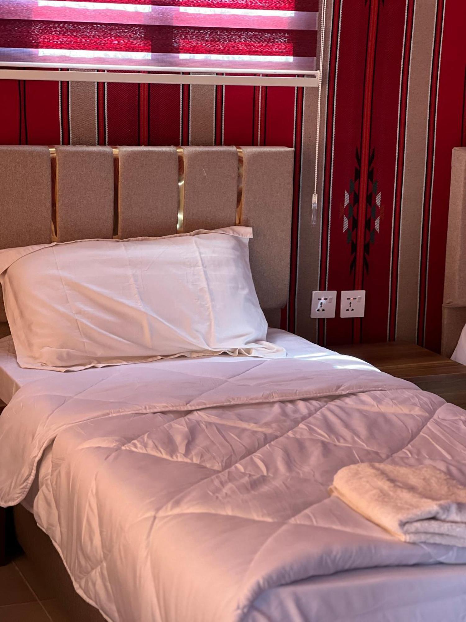 Rum Royal Flower Luxury Camp Wadi Rum Buitenkant foto
